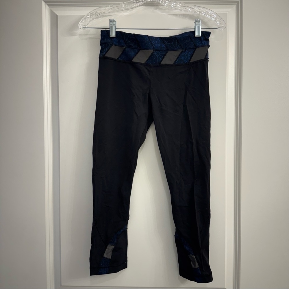 Lululemon Black and Blue Geometric Pattern Cropped Leggings